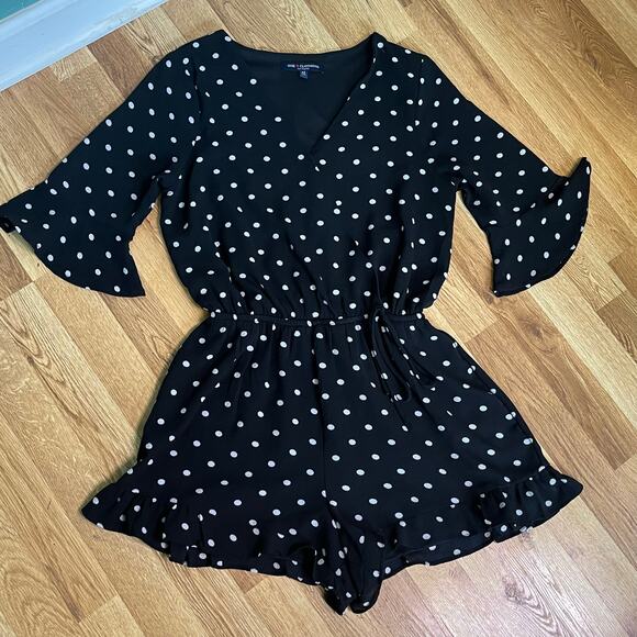 One Clothing Ruffle Romper Boho Chic Summer Festival Outfit Size M Coquette - Picture 5 of 13